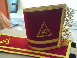 ชุดเครื่องราชกกุธภัณฑ์เย็บด้วยมือ - Product Image 6