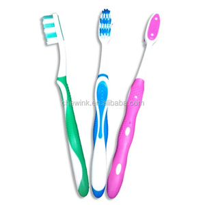 Cepillo de Dientes para Adultos con Limpiador de Lengua, Cerdas Suaves, Recubrimiento de Goma Antideslizante, 46 Mechones, 18.7 cm, Mango Suave de TPR para Uso Doméstico - Product Image 1