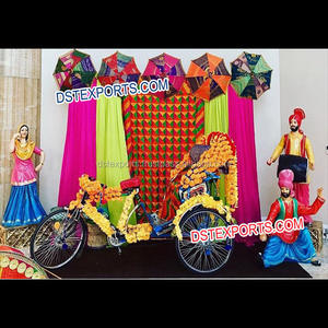 Decoraciones para la Noche de Mehndi de Boda Punjabi/Estatuas de Fibra para el Escenario del Mehndi de Boda/Escenario Mahiyan con Temática Punjabi para Bodas en Inglaterra - Product Image 1