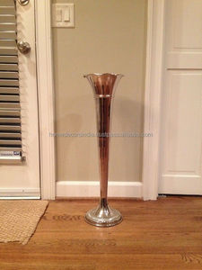 مزهرية نحاسية طويلة معدنية من الهند - Product Image 3