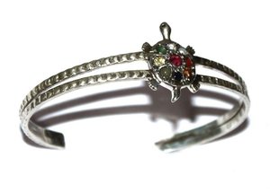 Pendentif en pierre précieuse Navratna naturelle en argent sterling massif 925 avec perle pour les fiançailles de mariage ou l'idée de cadeau d'anniversaire - Product Image 4