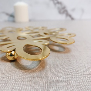 [Holar] Salvamanteles Decorativo de Metal Dorado Hecho en Taiwán para Mesa de Comedor de Cocina - Product Image 4