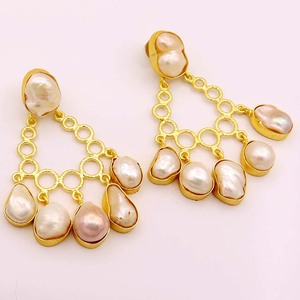 Pendientes de Perlas de Agua Dulce Blancas Naturales Hechos a Mano, con Diseño de Alambre Largo Curvado, Sin Níquel, para Mujer, para Bodas y Fiestas - Product Image 1