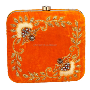 กระเป๋าคลัทช์ลูกปัดปักลาย Zari สวยงาม - Product Image 1