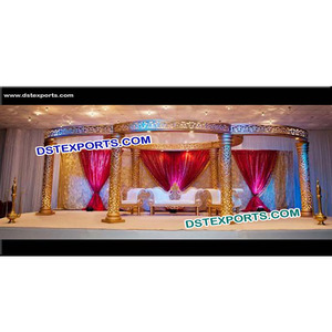 Mandap Dorado Jali para Bodas Musulmanas, Juego de Mandap con Pilares Tallados en Oro, Mandap Redondo de Seis Pilares para Bodas en Venta en Melbourne - Product Image 1