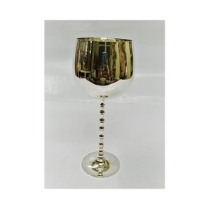 Copa de vino de latón chapada en plata, personalizada, moderna y elegante - Product Image 1