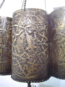 BR150 Lustre en laiton de style antique Mosaïque Filigrain Design Lampes suspendues gravées à la main avec finition en laiton - Product Image 5