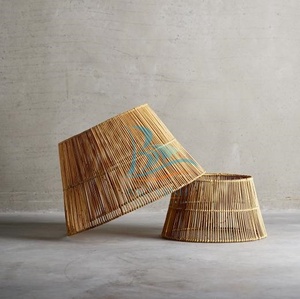 Lámpara de Mesa de Ratán para Dormitorio con Marco de Hierro - Product Image 2