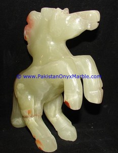 Caballo de mármol de ónix natural tallado artesanías de piedra pulida para decoración del hogar modelo grabado estilo amor - Product Image 1