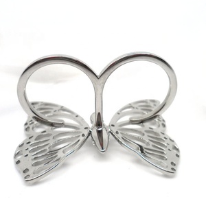 Personalizzazione dei gioielli Janice gioielli in acciaio inossidabile con dichiarazione anello a farfalla con doppio dito con zircone per le donne - Product Image 2