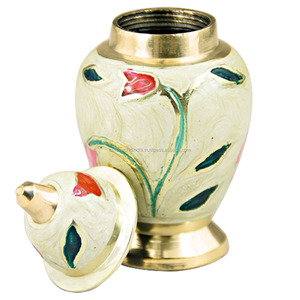 Urna Funeraria de Latón Hecha a Mano Estilo Americano, Suministros Funerarios Brassworld India - Product Image 2