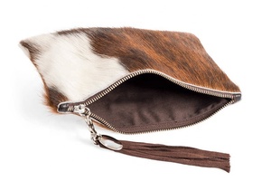 Embrague de piel de vaca moteada de alta calidad Embrague con estampado de animales Bolsos pequeños de lujo - Product Image 2