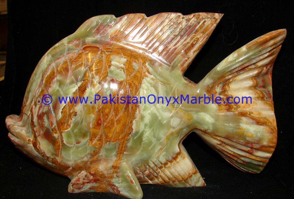 磨かれたオニキス魚 多色グリーン 手彫り像 彫刻 天然石装飾 ギフト
