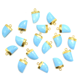 Colgante facetado de howlita de 13-15mm con forma de cuerno de fianza, accesorios de joyería chapados en oro - Product Image 1