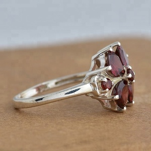 Anillo de Plata de Ley 925 con piedras preciosas de granate redondo de corazón con ajuste de punta chapada en plata Anillo de moda para fiestas de regalo de boda. - Product Image 3