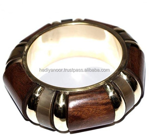 Brazalete de resina para mujer - Product Image 5