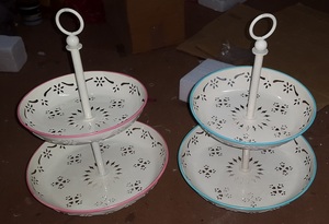 Support de gâteau de mariage en métal à 2 niveaux pour des décorations de gâteaux et de boulangeries élégantes - Product Image 2