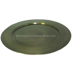 Piring pengisi daya logam kualitas Superior desain standar bentuk bulat piring dan piring warna antik untuk rumah dan pesta