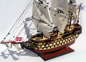 AZOV artesanías de Vietnam modelo de madera barco estilo náutico pintado grabado artesanía para decoración del hogar o regalo de negocios - Product Image 3
