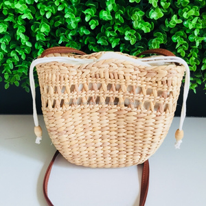 Petit sac à bandoulière simple sangle en jacinthe d'eau de style vintage avec doublure en coton bouton de verrouillage fermeture ouverte décoration d'arc - Product Image 3