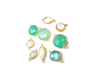 Connecteur de lunette vintage fait main en plaqué or avec multi pierres précieuses - Product Image 1