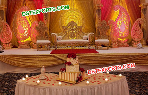 Hermosos pilares dorados tallados para etapas de recepción de bodas Elegantes decoraciones de escenario de eventos de matrimonio hindú - Product Image 5
