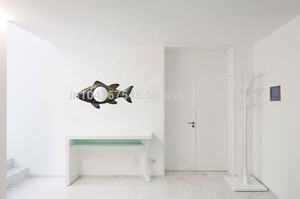 Technique de suspension artisanale de décoration murale en métal de style moderne avec des accents muraux en miroir - Product Image 3