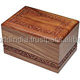 Nouvelle urne funéraire en bois sculptée à la main de style américain - Product Image 3
