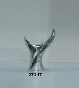 Florero de aluminio y metal con forma de árbol grabado con espejo pulido - Product Image 2