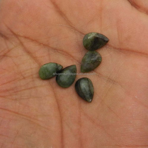 พลอยซาโกต้าสีมรกตทรงลูกแพร์ขนาด 12x8 มม. น้ำหนัก 3.15 กะรัต - Product Image 3