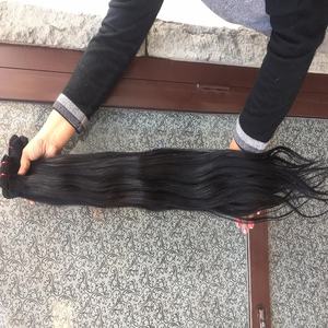 ผมแท้แบบดิบ ไม่ผ่านกระบวนการ ต้นกำเนิดเดียว  ผมมนุษย์จากวัดอินเดีย  ผมตรง ผมหยิก ผมลอน มีจำหน่ายในราคาขายส่ง - Product Image 4