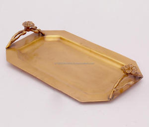 Plateau en métal en laiton avec poignées florales Ensembles d'ustensiles de cuisine antiques en laiton Assiette de mariage Vaisselle Fabricant en gros Fournisseur - Product Image 1