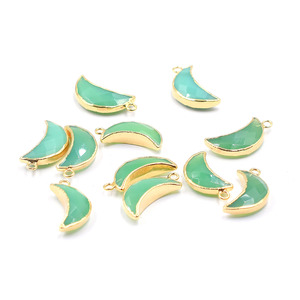 Pendentif en chrysoprase et calcédoine en forme de lune, 19-21 mm, laiton plaqué or 18 carats avec anse, breloque en pierre facettée pour la fabrication de bijoux - Product Image 4