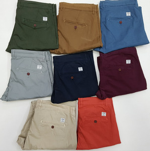 Pantalon en twill de coton slim fit pour homme, couleur kaki, avec 2% d'élasthanne - Product Image 2