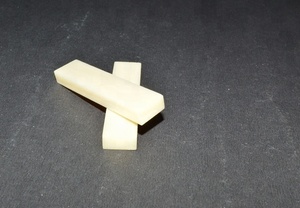 Ready Ship Haute Qualité Blanc Blanchi Vintage Bone Guitare Écrou Selles Instruments À Cordes Pièces Accessoires Y Compris Blanc - Product Image 4