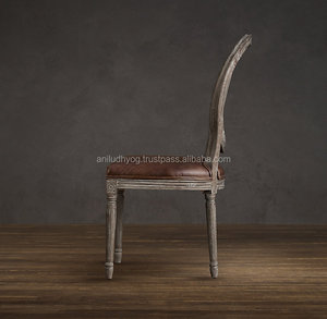 Chaise vintage française à dossier rond en osier et assise en cuir - Product Image 2