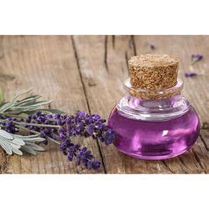 น้ำมันหอมระเหยลาเวนเดอร์บริสุทธิ์ 100% คุณภาพพรีเมียม ผลิตด้วยกระบวนการกลั่นด้วยไอน้ำ ช่วยชะลอวัยและฟื้นฟูผิว ผลิตภัณฑ์ OEM/ODM - Product Image 2