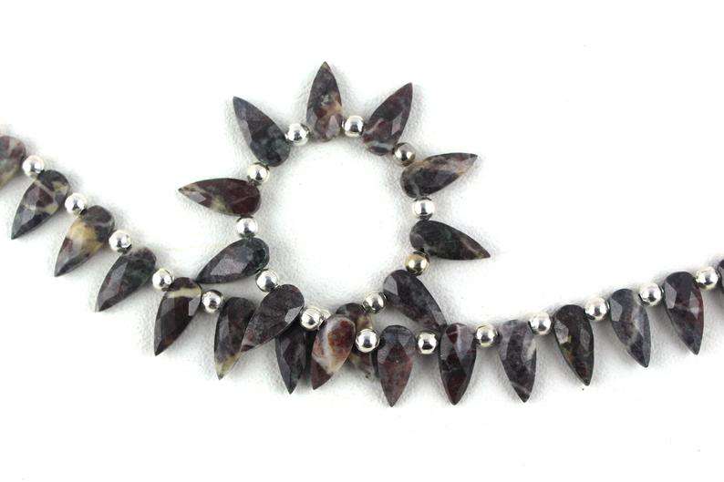 สีน้ำตาล