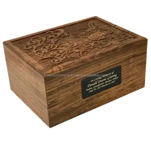 Nouvelle urne funéraire en bois sculptée à la main de style américain - Product Image 1