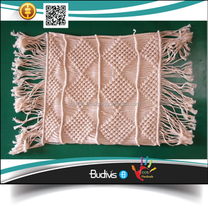 Housse de coussin faite à la main en macramé bohème Bali Coussin artisanal naturel pour un usage décoratif à la maison - Product Image 2