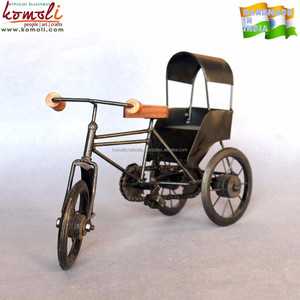 โมเดลจักรยานวินเทจทำมือจากเหล็กดัดสีเงิน สำหรับตกแต่งบ้าน ของประดับบนโต๊ะ และไอเดียของขวัญสุดพิเศษ - Product Image 6