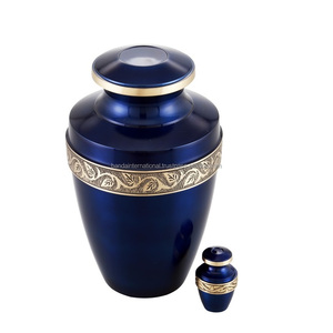 Urnas de cremación para adultos de latón de alta calidad con banda de grabado Esmalte de color dorado y verde Acabado para cenizas. - Product Image 2