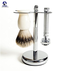 Kit de Afeitado Completo de Alta Calidad para Barbería con Maquinilla de Afeitar de Seguridad de Acero Inoxidable, Brocha de Afeitar y Soporte, Hecho en Pakistán - Product Image 4