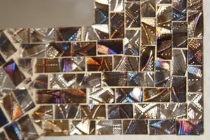 Miroir mural en mosaïque en métal de luxe moderne au design incurvé de nouveau style pour les hôtels et les restaurants de salon accessoires à usage domestique - Product Image 4