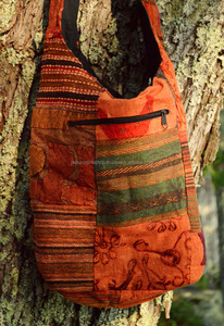 Sac à bandoulière en coton brodé vintage fait à la main unisexe Sling Style PU doublure en cuir Patchwork Design Logo motif inspiré - Product Image 2