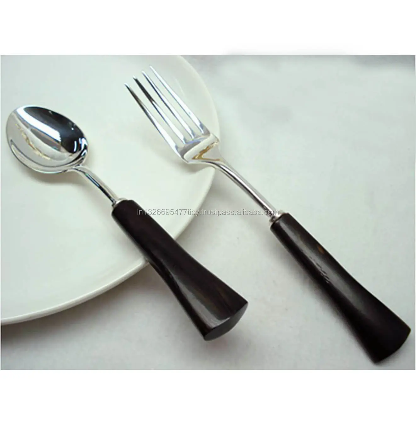 Metal Salad Server Set Of Two Pieces With Nickel Plating Finishing & Wooden Black Handle Simple Design Good Quality For Serving