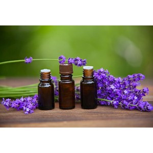 น้ำมันหอมระเหยลาเวนเดอร์บริสุทธิ์ 100% คุณภาพพรีเมียม ผลิตด้วยกระบวนการกลั่นด้วยไอน้ำ ช่วยชะลอวัยและฟื้นฟูผิว ผลิตภัณฑ์ OEM/ODM - Product Image 3