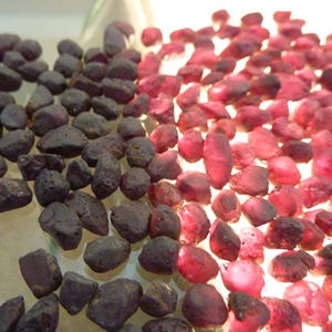 การส่งออกธรรมชาติหยาบโกเมนสีม่วง (อินเดียไปทั่วโลก) - Product Image 5