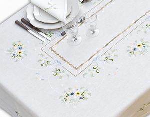 Nappe de table brodée en dentelle, nappe à pois - Product Image 1