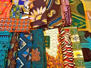 Tela Africana de Algodón Estampada Khanga Kitenge con Estampado de Cera para Ropa y Vestimenta Tradicional - Product Image 4